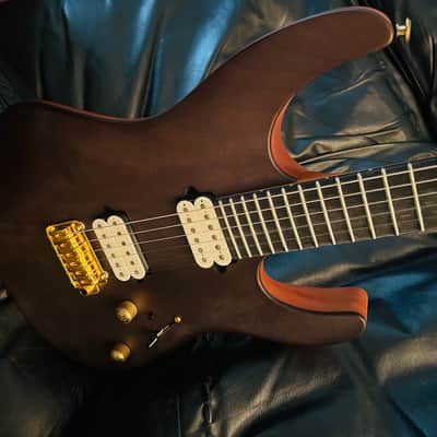 Suhr Modern Walnut top Mahogany body Satin image 2