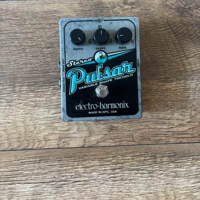Electro-Harmonix Stereo Pulsar Analog Tremolo 2007 - Present - Blue image 5