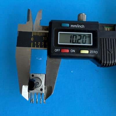 CRATE GX-15 GFX-15 Guitar Amplifier Part: D-Shaft 3-Pin Potentiometer A10K Pot image 7