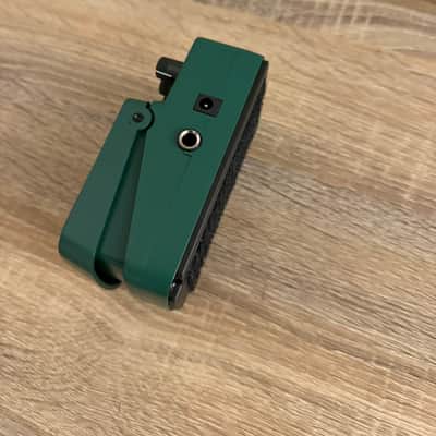Behringer UV300 Ultra Vibrato Pedal 2010s - Standard image 2