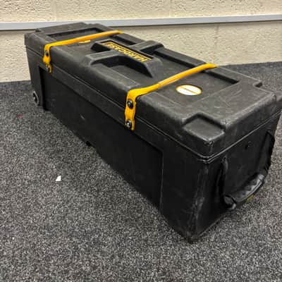Hardcase HN28W 28" hardware case with wheels image 2