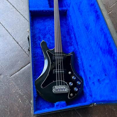 Guild B-302F Fretless Bass Guitar 1980 - Black image 8