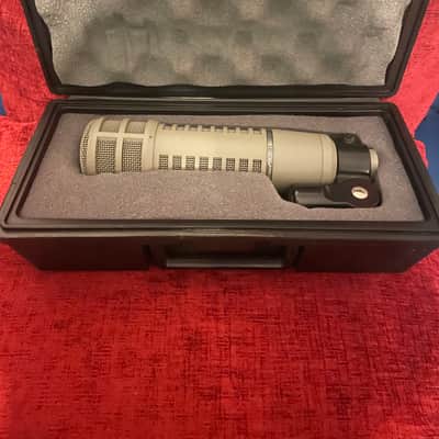 (Mint) Electro-Voice RE20 Cardioid Dynamic Microphone 1968 - Present - Gray image 5
