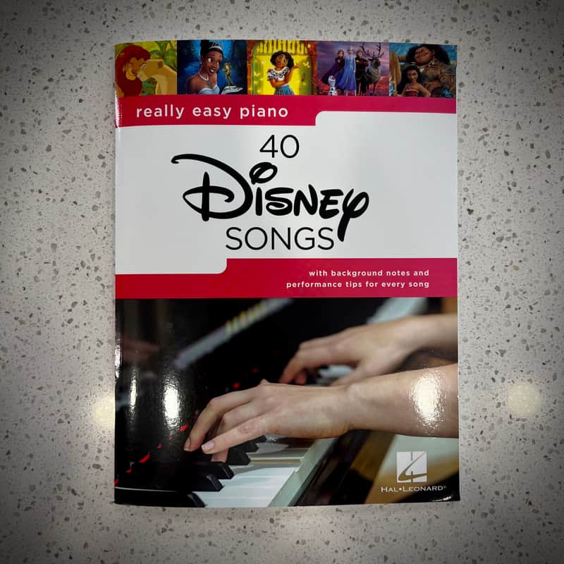 Hal Leonard Really Easy Piano 40 Disney Songs image 1