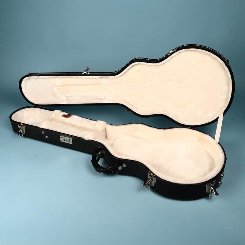 Gibson Made in Canada white plush-lined Les Paul shape electric guitar hard case image 1