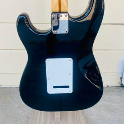 SQUIER STRATOCASTER 1998 ELECTRIC GUITAR W/BAG - MADE IN MEXICO image 5