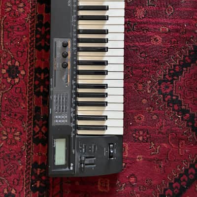 Roland SK-88 Pro Sound Canvas 37-Key Synthesizer 1998 - 2001 - Black image 1