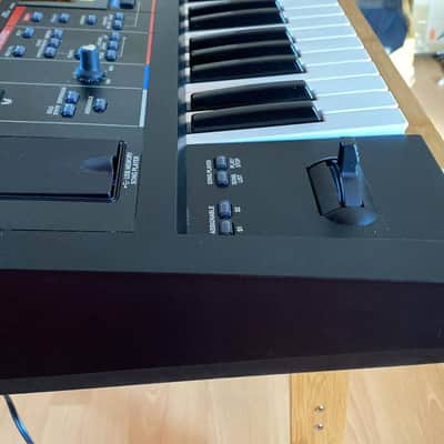 ROLAND JUNO Gi Mobile Synthesizer with Digital Recorder Synth Keyboard Good Condition image 7