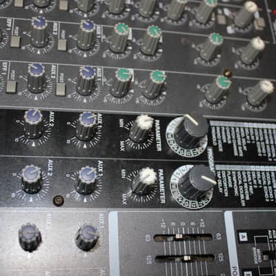 Yamaha EMX 5000-20/Powered Mixer 1000 Watts with 2 Effect Engines in Road Case image 4