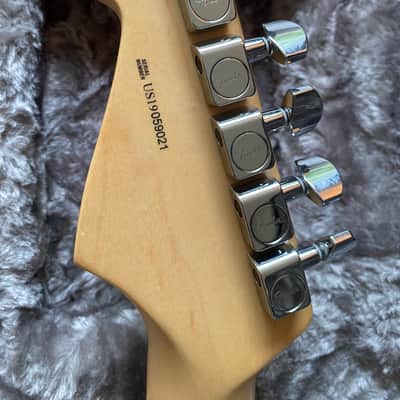 Fender American Professional Stratocaster HSS Shawbucker with Maple Fretboard 2017 - 2019 - Olympic White image 2