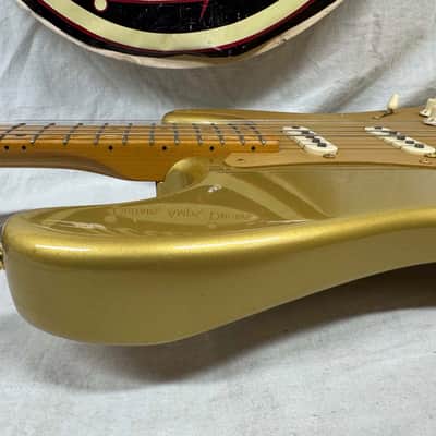 Fender 50th Anniversary Golden Stratocaster Guitar 2004 - Aztec Gold / Maple neck image 19