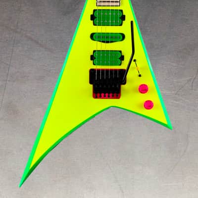 USA Jackson Custom Shop "Jewel" RHOADS HSH | neon yellow / green bevel image 2
