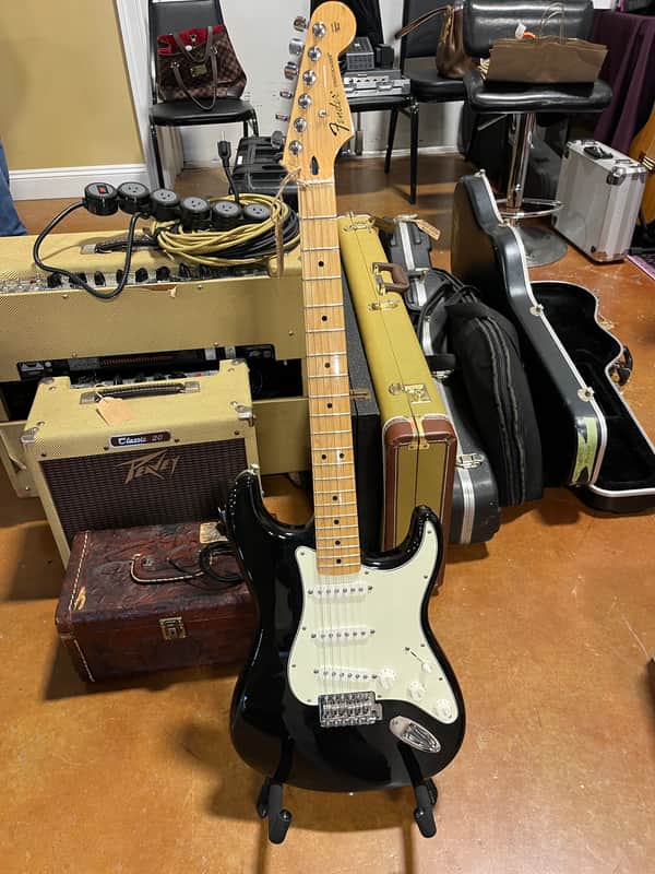 Fender Stratocaster 2012 - Black gloss image 1