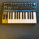 Novation Bass Station II 25-Key Monophonic Synthesizer