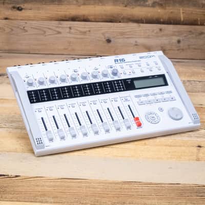 Zoom R16 (R-16) Digital Multitrack Recorder Multi-Track Multitracker U284092 image 2