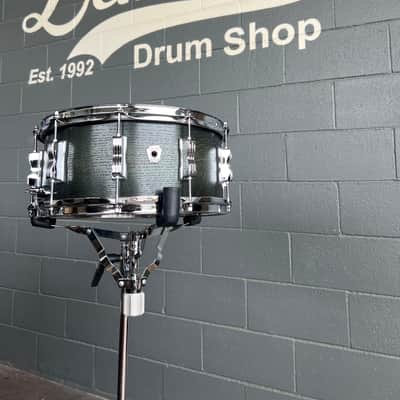 Ludwig Classic Oak 6.5x14" Snare Drum in Green Burst image 1