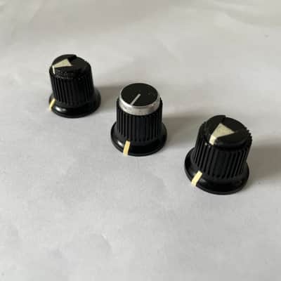 Three Original Peavey Knobs for Silver Stripe amps Bandit 112... image 2