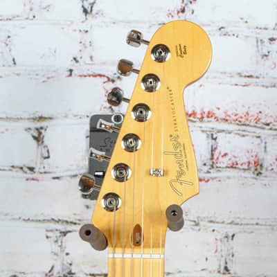 Fender - American Professional Classic Stratocaster - Electric Guitar - HSS - Maple Fingerboard - Faded Lake Placid Blue - w/ Deluxe Gigbag image 5