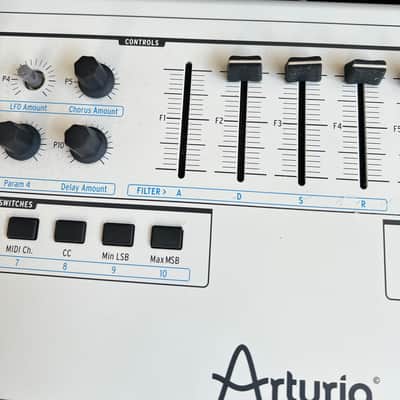 Arturia KeyLab 88 MkII MIDI Controller 2019 - Present - White image 3