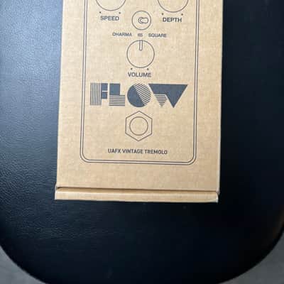 Universal Audio Flow Vintage Tremolo With Box image 5
