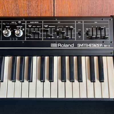 Roland SH-2 vintage analog synthesizer Perfect Working w/ original case image 3