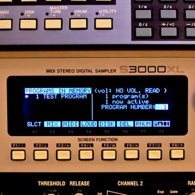 Akai S 3000 Serie LED Display White/Black