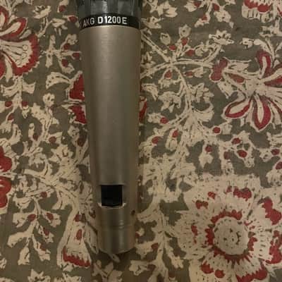 Rare Vintage: AKG D1200E Dynamic Unidirectional Microphone 200 ohms with Mic Clip 1970 - Silver image 4