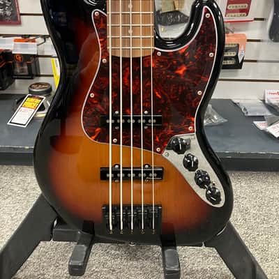 Fender Player Plus Jazz Bass V with Pau Ferro Fretboard 2021 - Present - 3-Tone Sunburst image 2