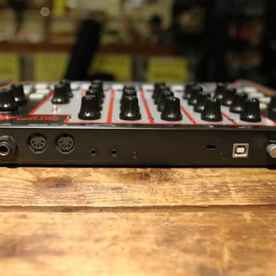 Akai Rhythm Wolf Analog Drum Machine and Bass Synthesizer 2014 - Present - Black Bild 4