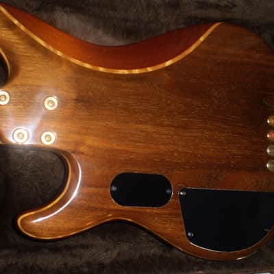 Fender American Deluxe Zone Bass 2002 - Walnut image 10