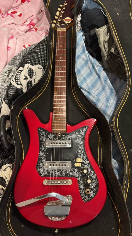 1960s Teisco Del Rey ET-200 Vintage Electric Guitar – Red Metallic – Original w/ hard case - Very Good