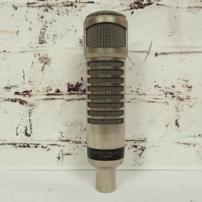 Electro-Voice RE27N/D Cardioid Dynamic Broadcast Microphone W/ Suspension Mount image 6