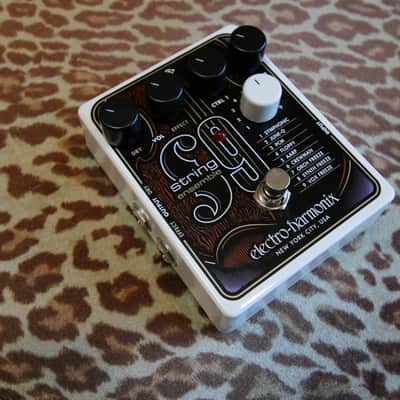 Electro-Harmonix String9 String Ensemble 2022 - Present - White / Brown Graphic image 5