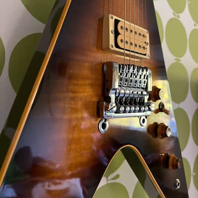 Gibson The Flying V CMT 1981-1985 - Sunburst image 5