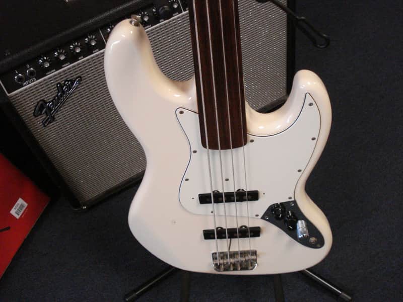 Fender Jazz Fretless MIJ Japanese bass guitar image 1