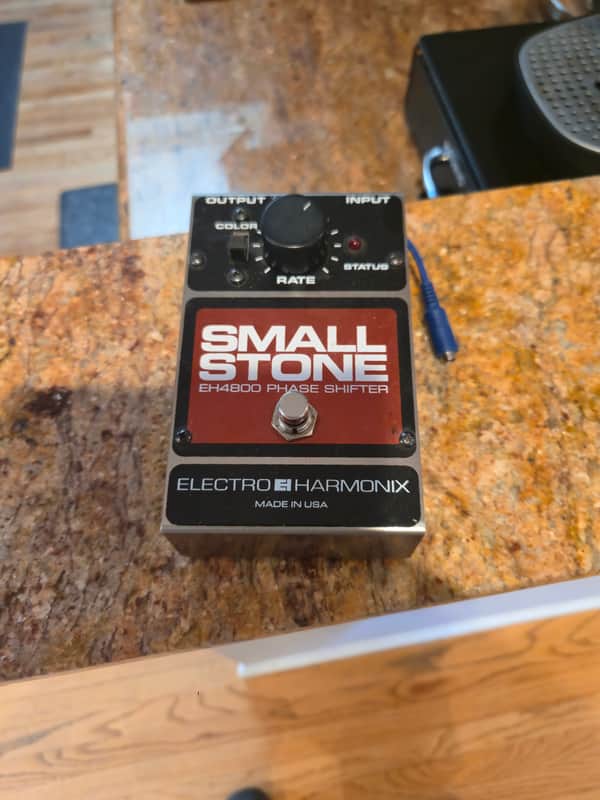 Electro-Harmonix Small Stone EH4800 Phase Shifter | Reverb