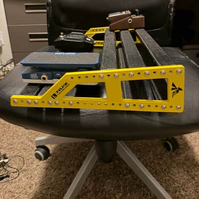 NuX NPB-L Bumblebee Large Pedal Board with Soft Case 2010s - Black / Yellow image 3