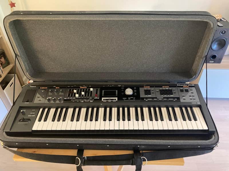 Roland ローランド　V-Combo VR-09 オルガン シンセサイザー Roland ローランド V-Combo VR-09 オルガン シンセサイザー Roland - V