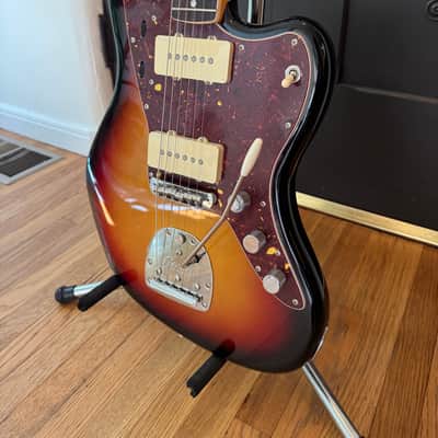 Fender American Ultra Jazzmaster Ultraburst w/ Elite Hard Case +Extras image 3