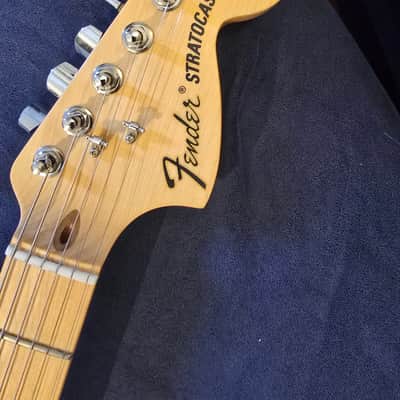 Fender STRATOCASTER AMERICAN SPECIAL CANDY APPLE RED made in USA image 6