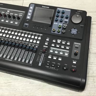 TASCAM DP-32SD Digital Multi-Track Recorder SD Card image 3