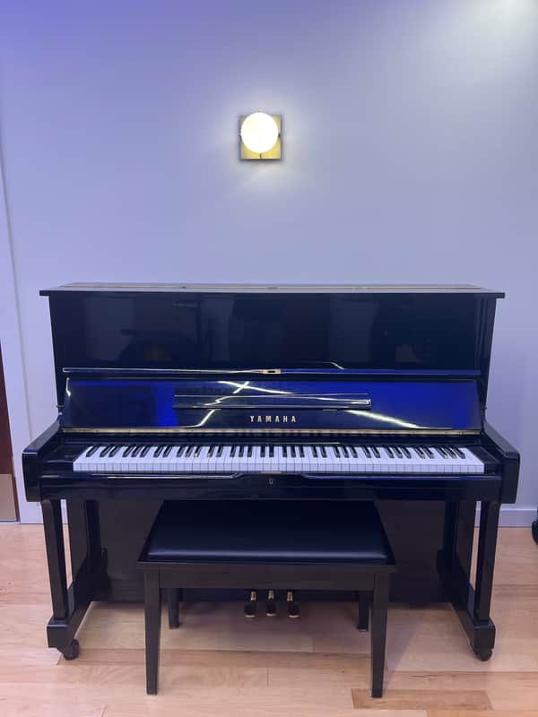 Yamaha U1 1974 - Black Gloss image 1