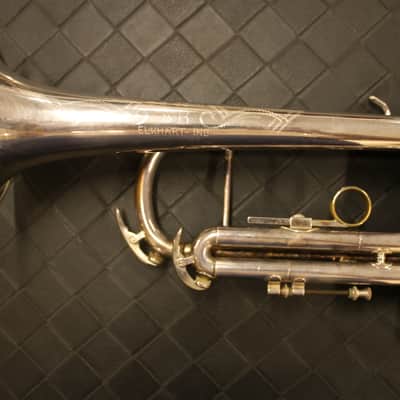 C.G. Conn 8-B Silver Plate Artist Trumpet 1970 W/ Bach C1 Mouthpiece + Mutes image 12