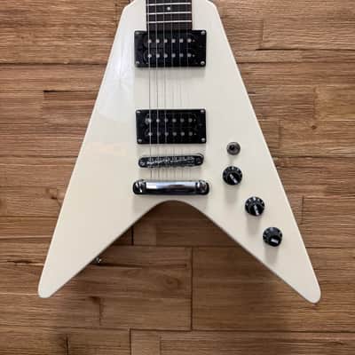 Jay Turser JRV-24 Flying V Electric Guitar -24" scale - Vintage White image 4