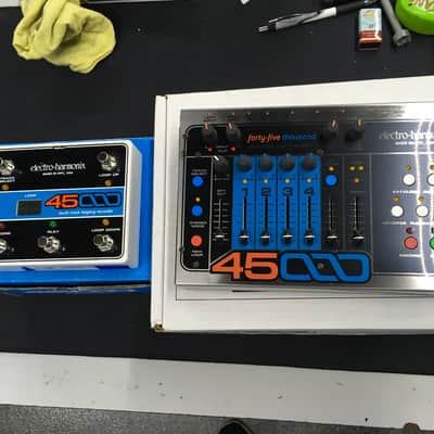 Electro-Harmonix 45000 Stereo Multi-Track Looper w/ Foot Electro-Harmonix 45000 Stereo Multi-Track Looper w/ Foot
