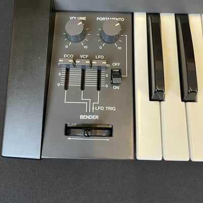 Roland Juno-106 61-Key Programmable Polyphonic Synthesizer 1984 - 1985 - Black image 8