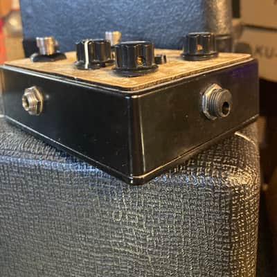 Locust Temple Crafts Insane High Gain Fuzz VIDEO WiLd! - Black Brown image 5