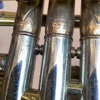 Frank Holton & Co professional trumpet / serial number  33765 /   +- 1917 made in Chicago USA floral engraving ! image 19