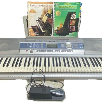 Yamaha DGX-200 76 Key Electronic Keyboard W/ Yamaha FC4 Foot Controller, and On-Stage Dust Cover