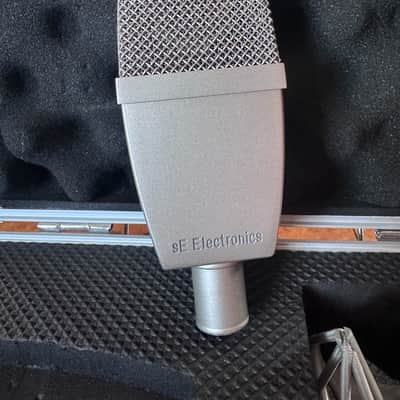 sE Electronics T2 Large Diaphragm Multipattern Condenser Microphone 2010 - Present - Silver image 2